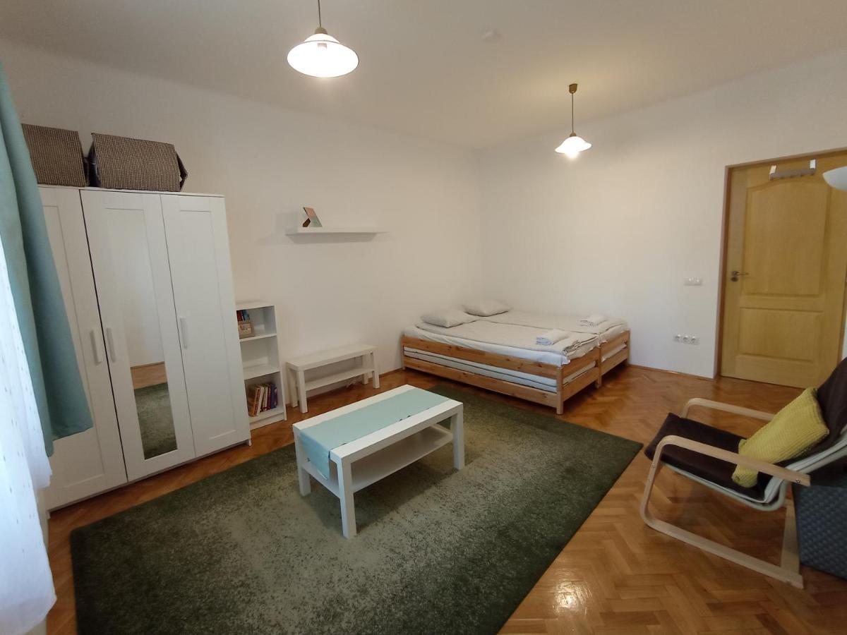 Gizella Apartman 埃格尔 外观 照片